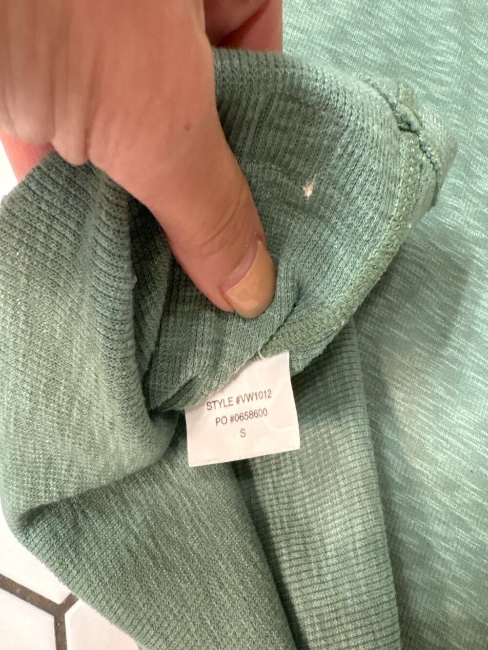 Vuori Sunrise High Neck Tank Green Size Small Athletic Top - Picture 4 of 4